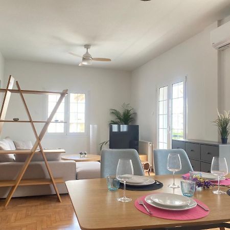 Faliro Comfort Apartment 10 Mins Walking To The Beach 아테네 외부 사진