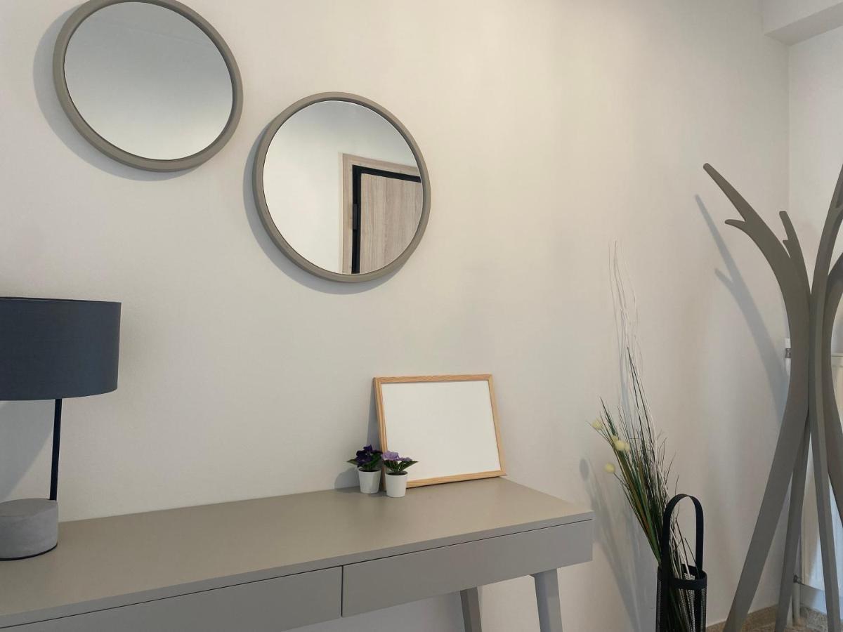Faliro Comfort Apartment 10 Mins Walking To The Beach 아테네 외부 사진